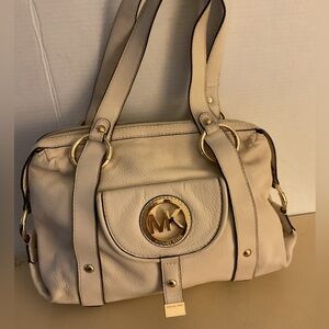 Michael Kors women crème leather satchel Fulton Shoulder handbag